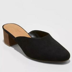 NWOT | Round toe backless heeled mules